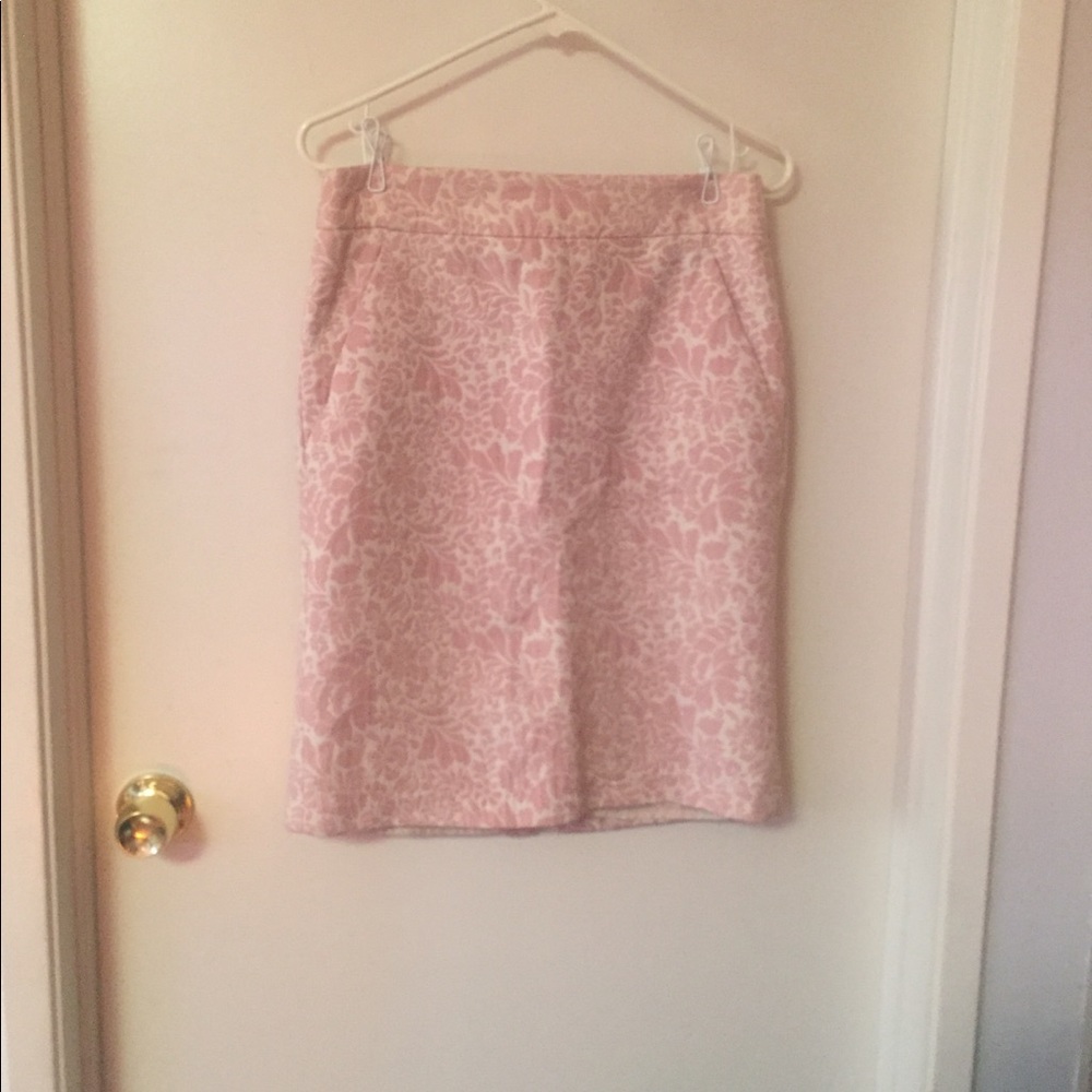 Size 4 pink and white skirt